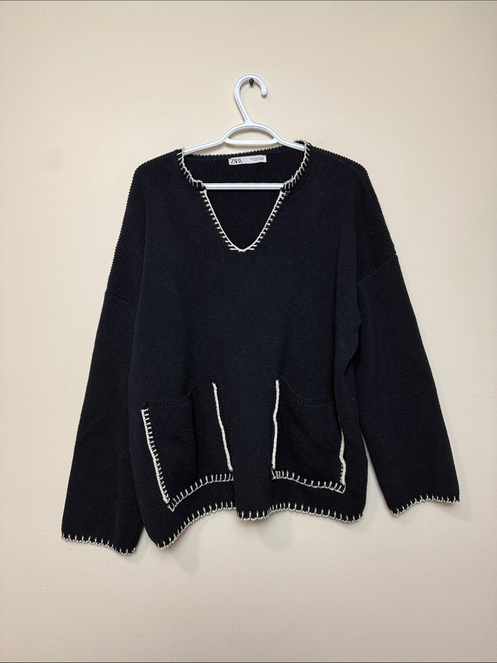 Zara Black V-Neck oversized thick Sweater with White Contrast Stitching size s